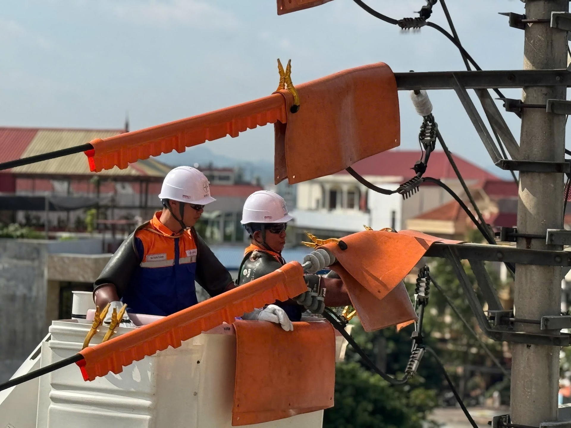 Phụ tải tăng gần 30%, EVNNPC nỗ lực giữ vững nguồn điện miền Bắc